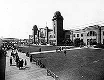 Coliseum_ca_1925-Thumb.jpg